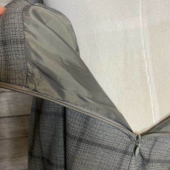 Loft Pleated Skirt - Picture 4 of 6